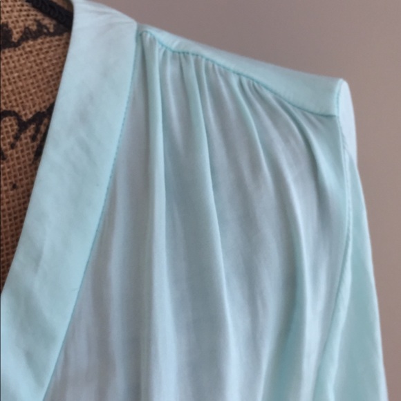 Vince Camuto LS blouse in mint green - like new - Picture 4 of 6